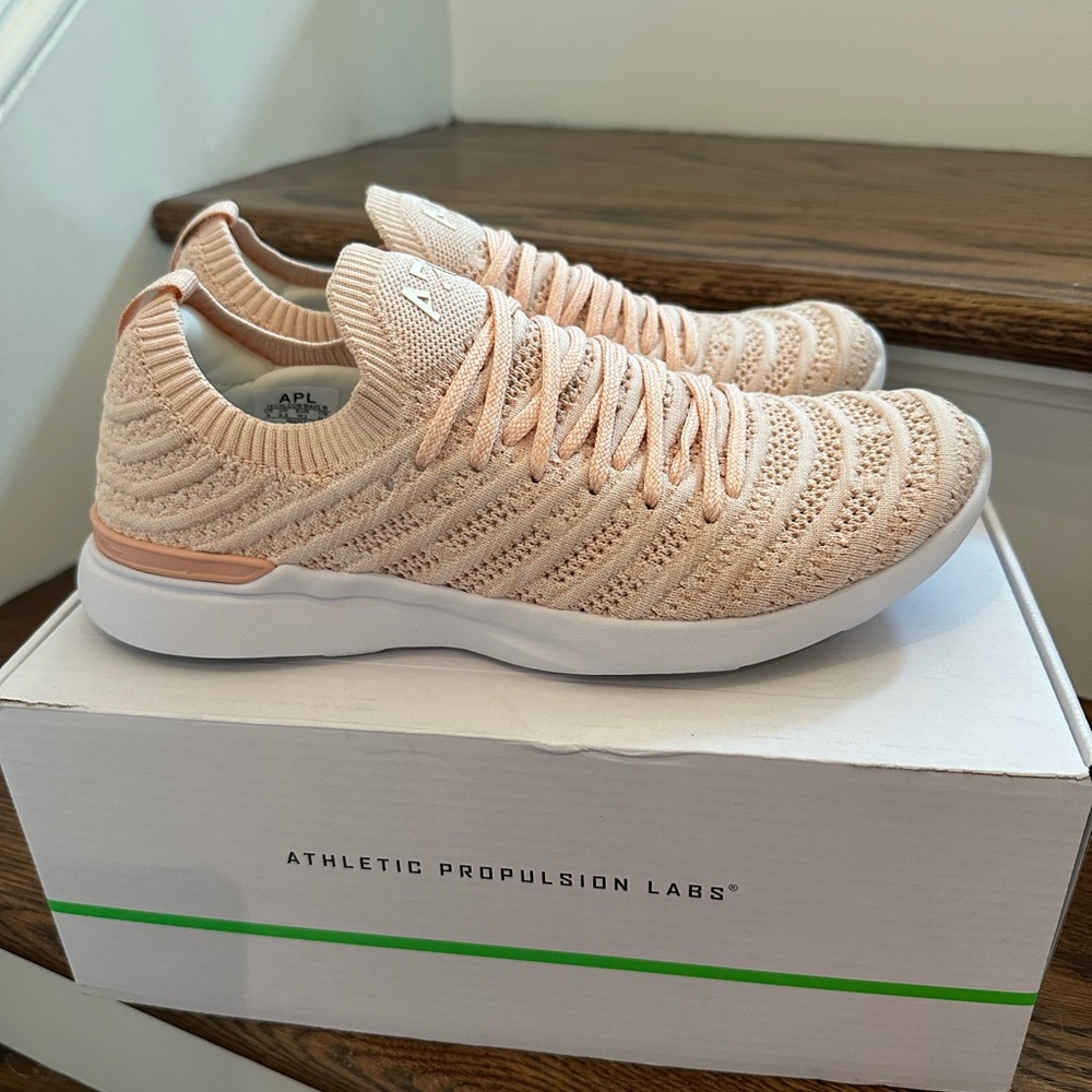 APL TechLoom Breeze Women’s Size 8 Blush Pink Sneakers – NWT